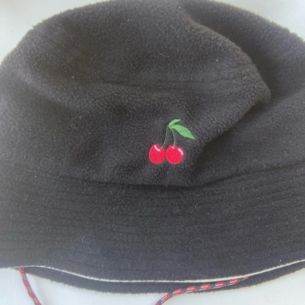 Urban Outfitters Women's Fleece Bucket Hat Black Cherry